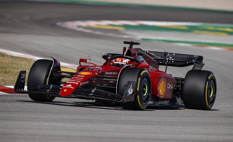 Leclerc vuelve a marcar el mejor tiempo en el último libre de Montmeló