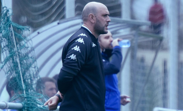 Guillermo Pigueiras deja de ser el entrenador del Victoria