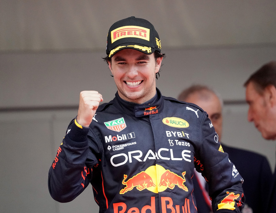 'Checo' Pérez gana la carrera del GP en Mónaco ante la presión de Sainz