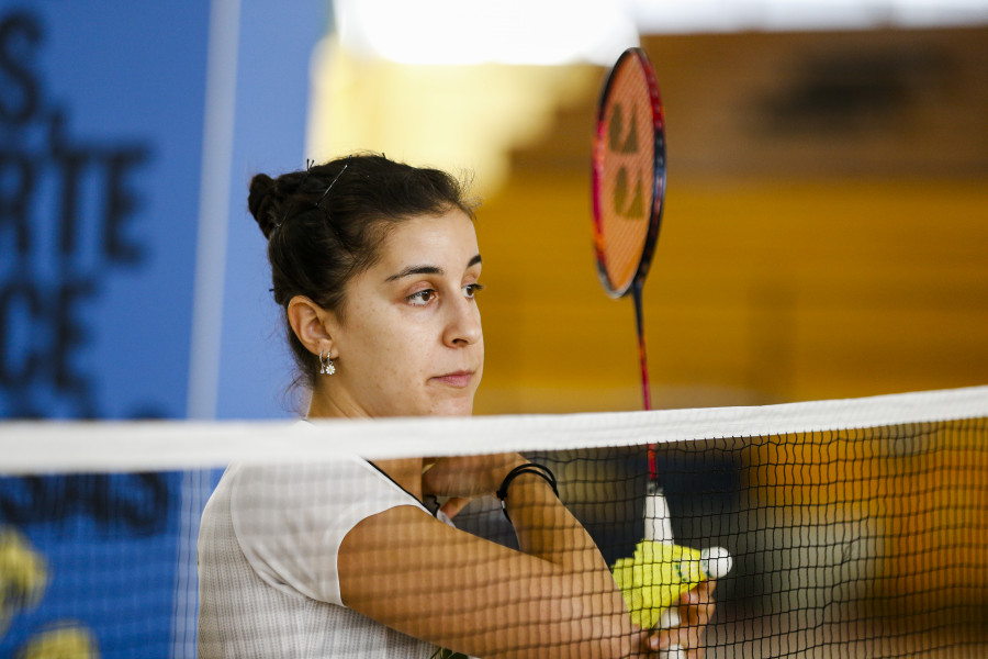 Carolina Marín vuelve a entrenarse con raqueta ocho meses después de su grave lesión