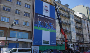 Riazor, lleno y engalanado