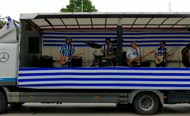La Banda del Camión recorre A Coruña para apoyar al Depor