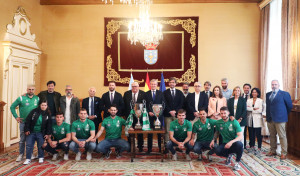 El presidente de la Xunta recibe al campeón de la OK Liga