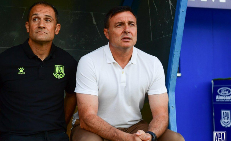 Manjarín seguirá otras dos temporadas como segundo entrenador en el Racing de Ferrol