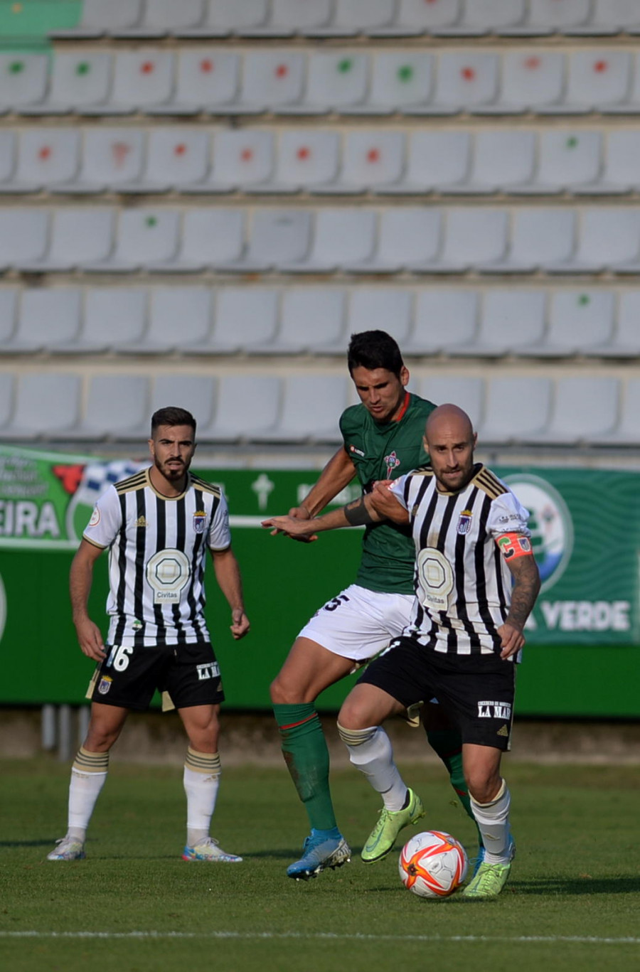 Gorka Santamaría ya piensa en blanquiazul: "El Deportivo es el equipo idóneo"