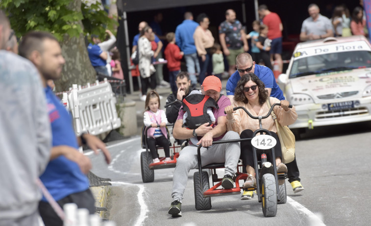 Miles de coruñeses se ponen a prueba en el Día del Deporte en la Calle