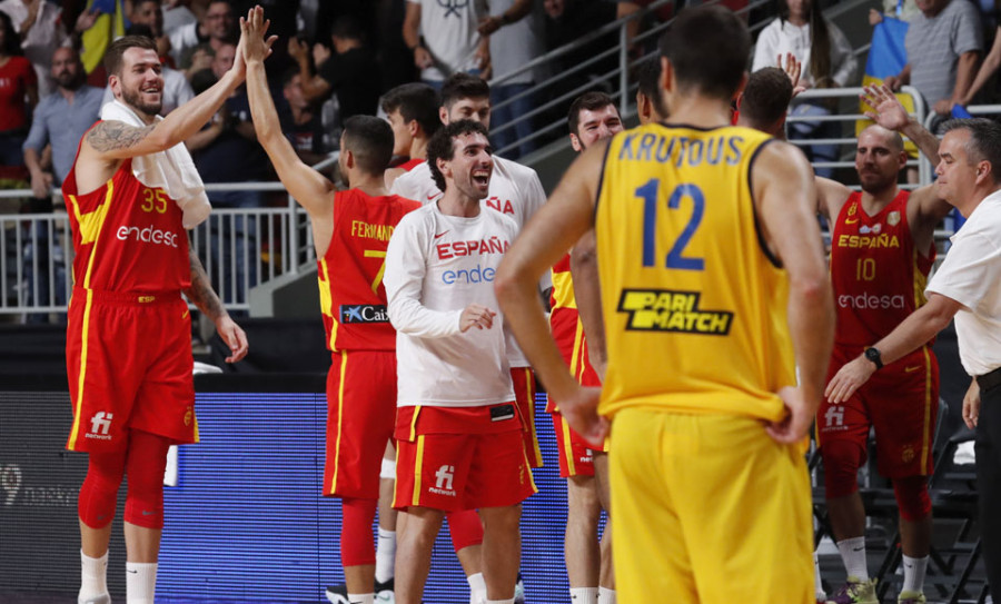 Un tapón de Saiz rubrica la reacción de España ante Ucrania (76-77)