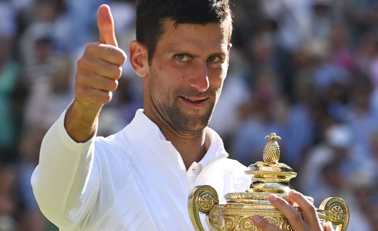 Djokovic se despega de Federer y estrecha el cerco con Nadal