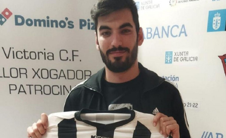 Jano seguirá defendiendo la portería del Victoria