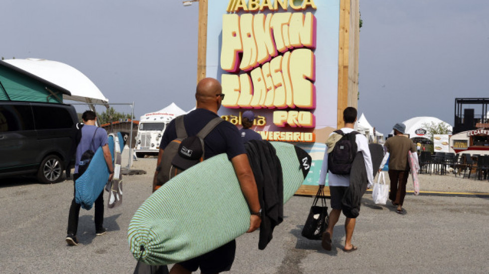 La falta de oleaje detiene el Abanca Pantín Classic Galicia Pro