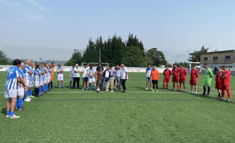 Inauguración del campo de fútbol de Os Loureiros, en Almeiras