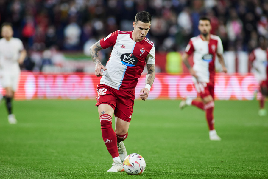 Santi Mina vuelve a entrenarse en la ciudad deportiva del Celta