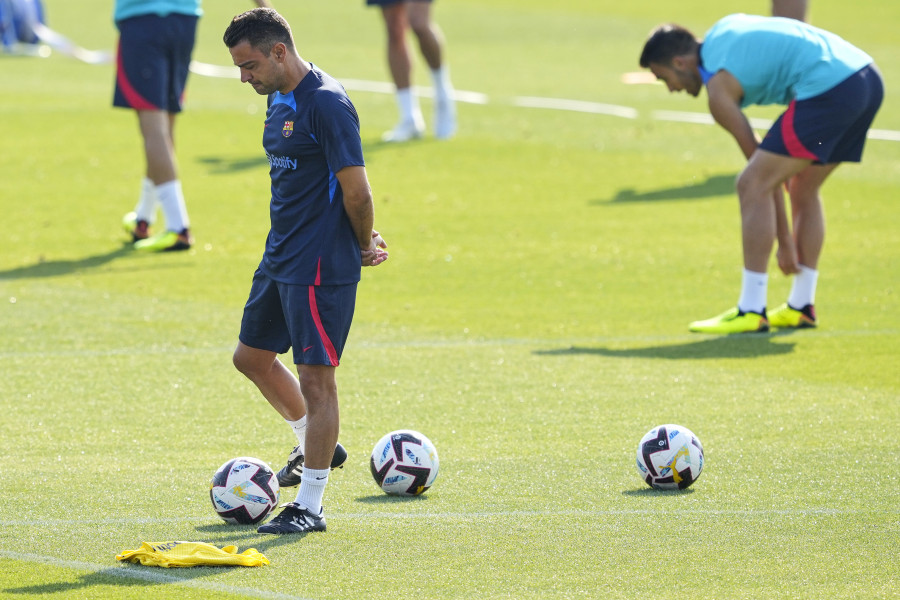 Xavi llegó a Miami para unirse a la pretemporada del Barcelona en EE.UU.