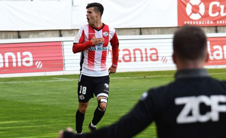 Plantilla cerrada con la incorporación del punta Diego Hernández