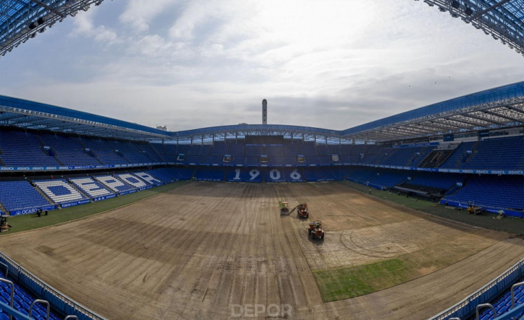 Empiezan los trabajos en Riazor para colocar el tepe tras el Morriña Fest