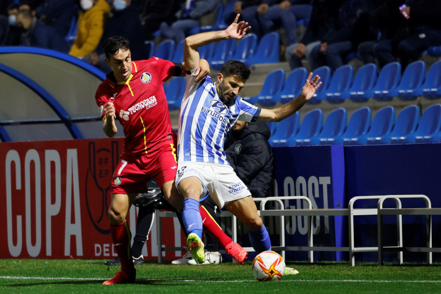 El Racing de Ferrol firma al lateral italiano Luca Ferrone