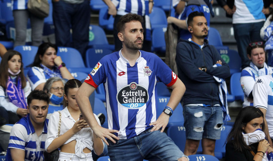 La segunda elástica del Depor, aprobada por la grada