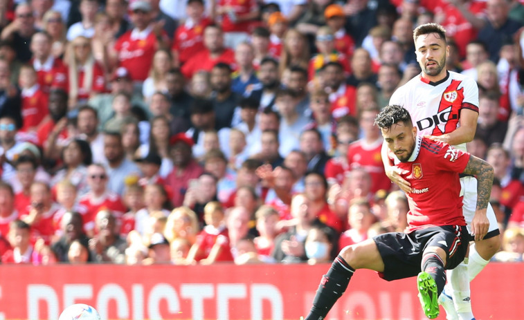 El lateral zurdo brasileño Alex Telles jugará cedido en el Sevilla