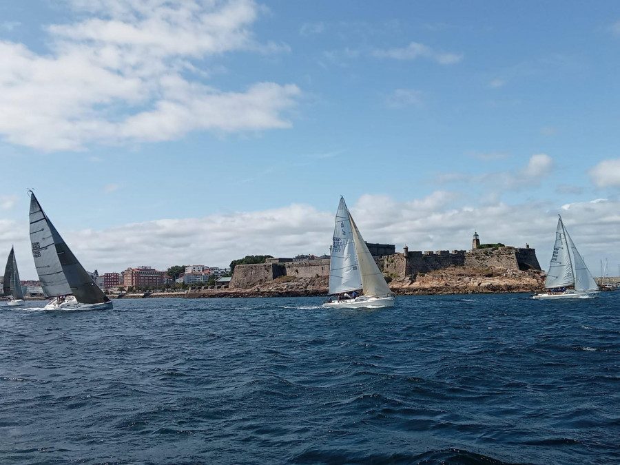 El Gómez Mostly se impuso en la regata más larga de Galicia