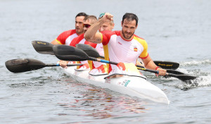 El brigantino Carlos Arévalo y sus compañeros, oro en K4 500
