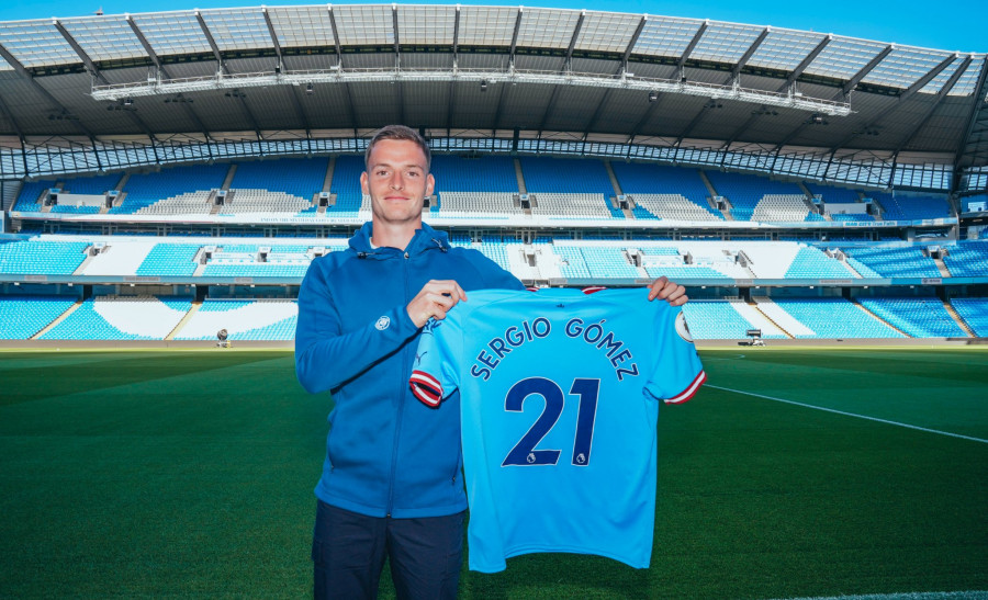 Sergio Gómez ficha por el Manchester City