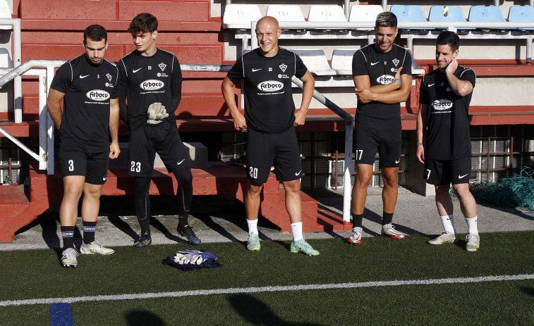 Álvaro Rey: “Me sentí muy cómodo contra el Compostela”