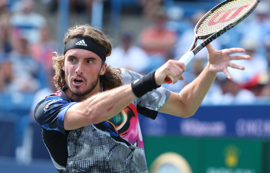 Tsitsipas se reivindica ante Medvedev y se mete en la final con Coric