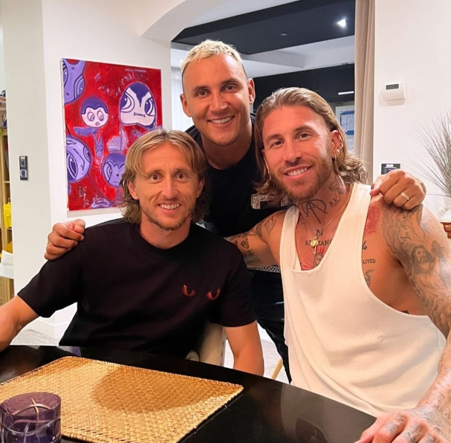 Modric se reúne con Ramos y Keylor Navas en París