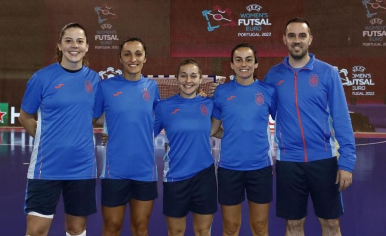 Seis gallegas entran en la lista de Clàudia Pons