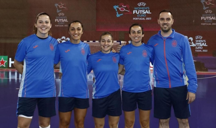 Seis gallegas entran en la lista de Clàudia Pons