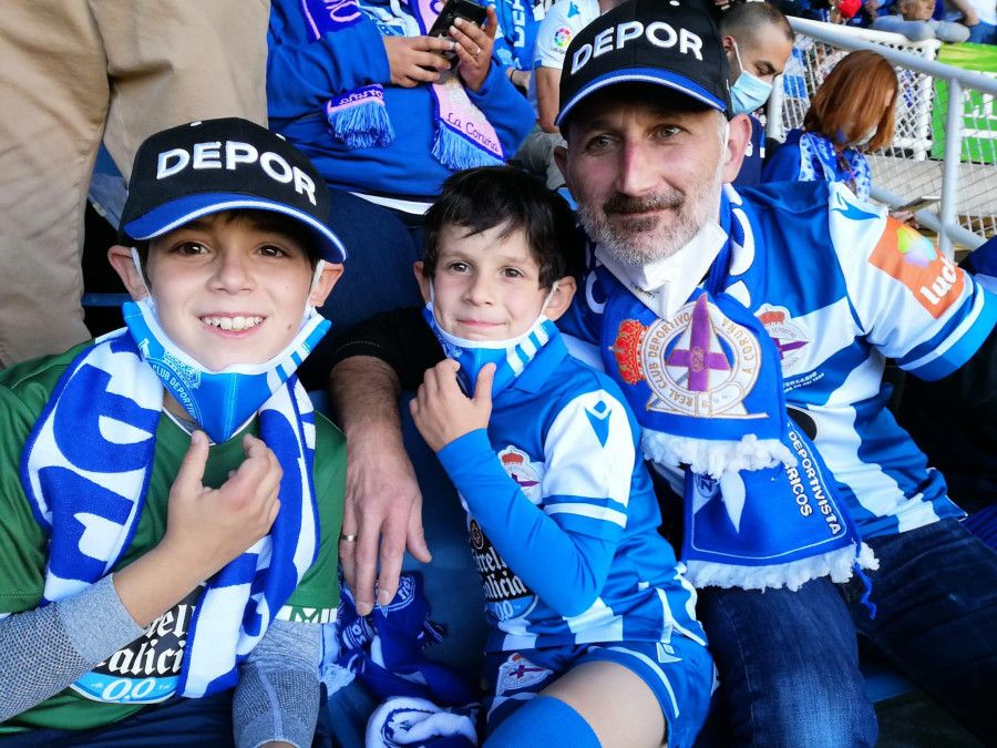 Los niños de Luanco, socios del Deportivo