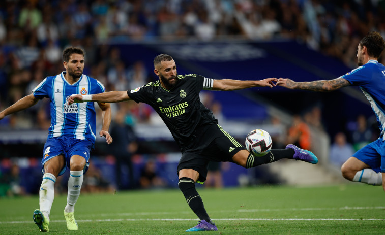 El Madrid gana a su manera, con dos goles  de Benzema al final