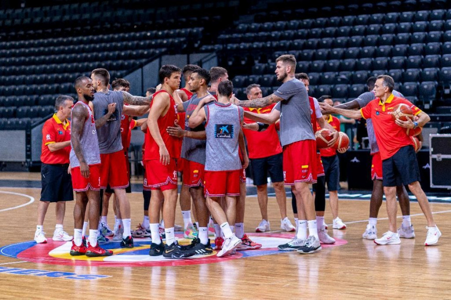 España, ya clasificada para el Mundial, se juega el liderato ante Italia