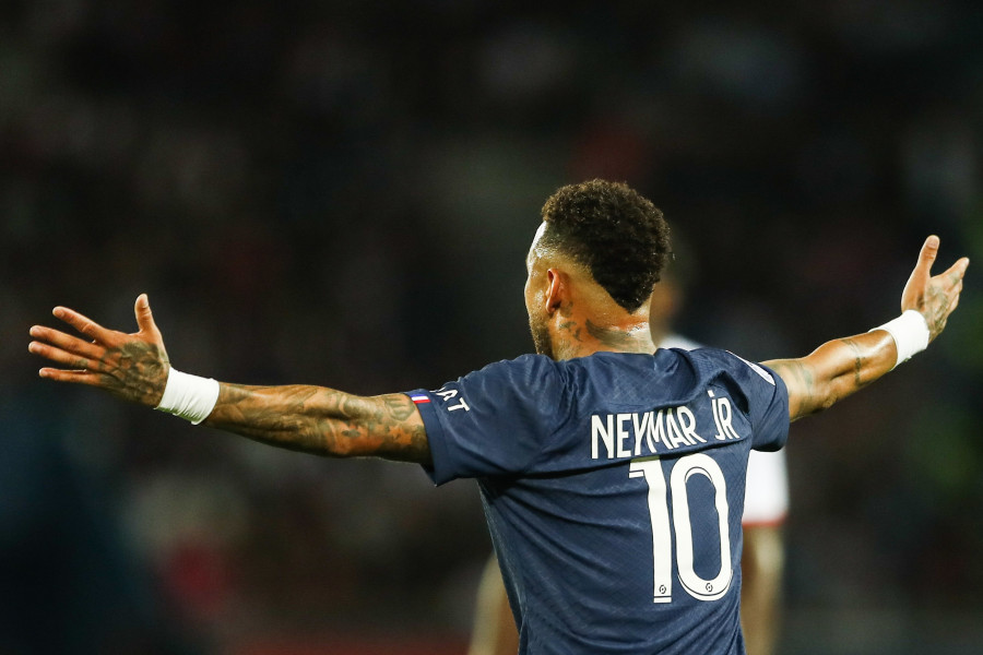 Neymar supera a Neymar