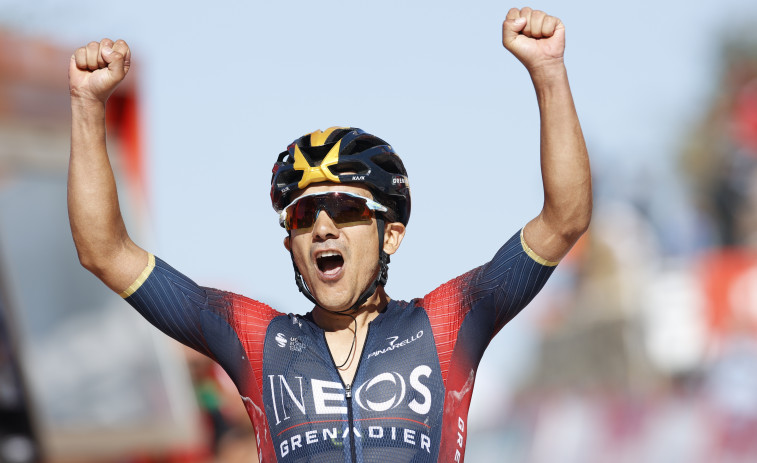 Carapaz llama dos veces y Roglic pone contra las cuerdas a Evenepoel