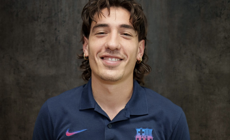 El Barcelona presentará este martes a Bellerín y Marcos Alonso