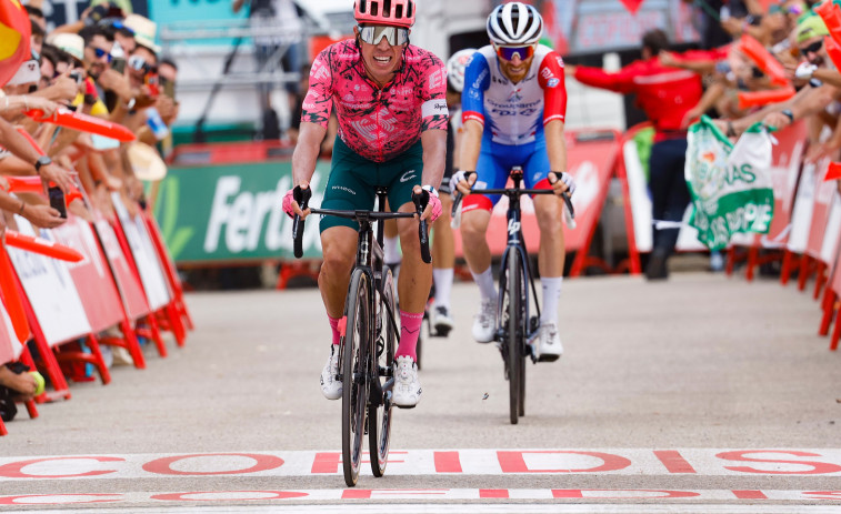 Rigoberto Urán se impone en Tentudía, Evenepoel mantiene la roja