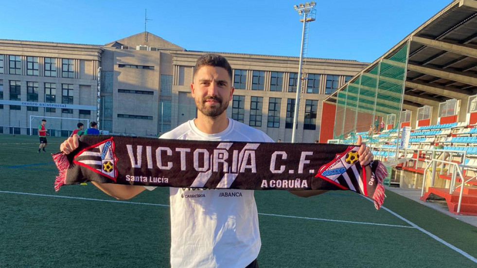Diego Cuesta se hace con un puesto en la plantilla del Victoria
