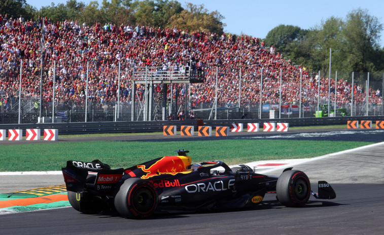 Verstappen también vence en Monza y Carlos Sainz roza el podio