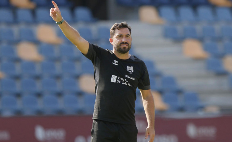 Antonio Fernández, técnico del Pontevedra: 