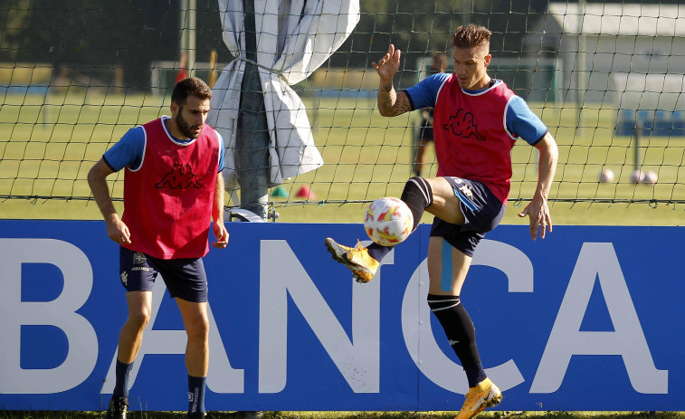 Borja Jiménez prueba un once con Trilli, Álex como central, Olabe y Svensson