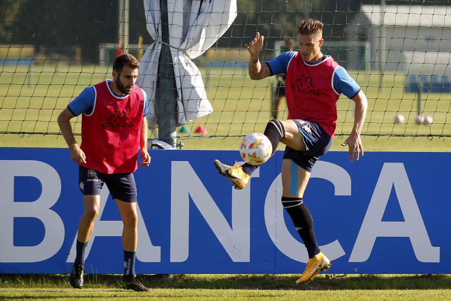 Borja Jiménez prueba un once con Trilli, Álex como central, Olabe y Svensson