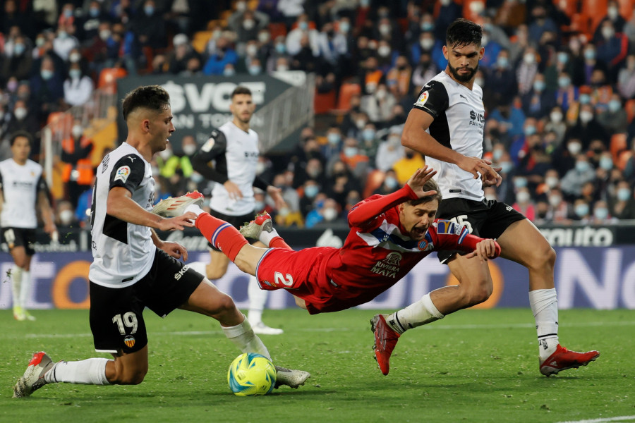 Empate, victoria y derrota en últimas tres visitas del Valencia a Cornellà