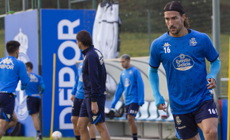 Borja Jiménez probó un once con Pablo Martínez