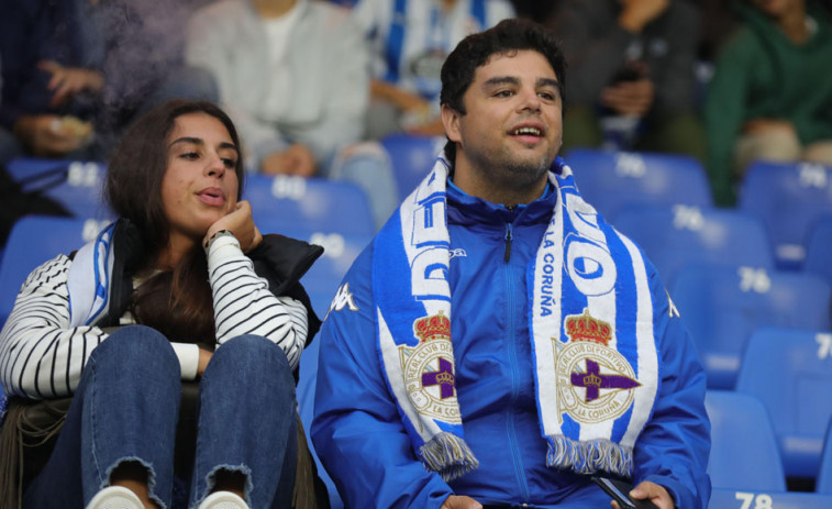 La afición del Depor, ahí pese a la lluvia