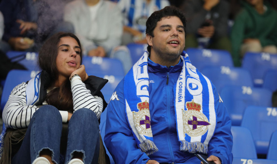 La afición del Depor, ahí pese a la lluvia