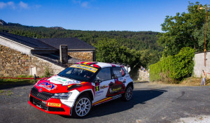 Víctor Senra, primer líder del Rallye Rías Baixas