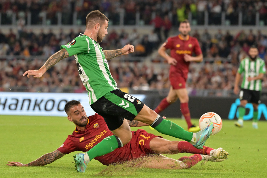 El Betis asalta el Olímpico tras remontarle a la Roma