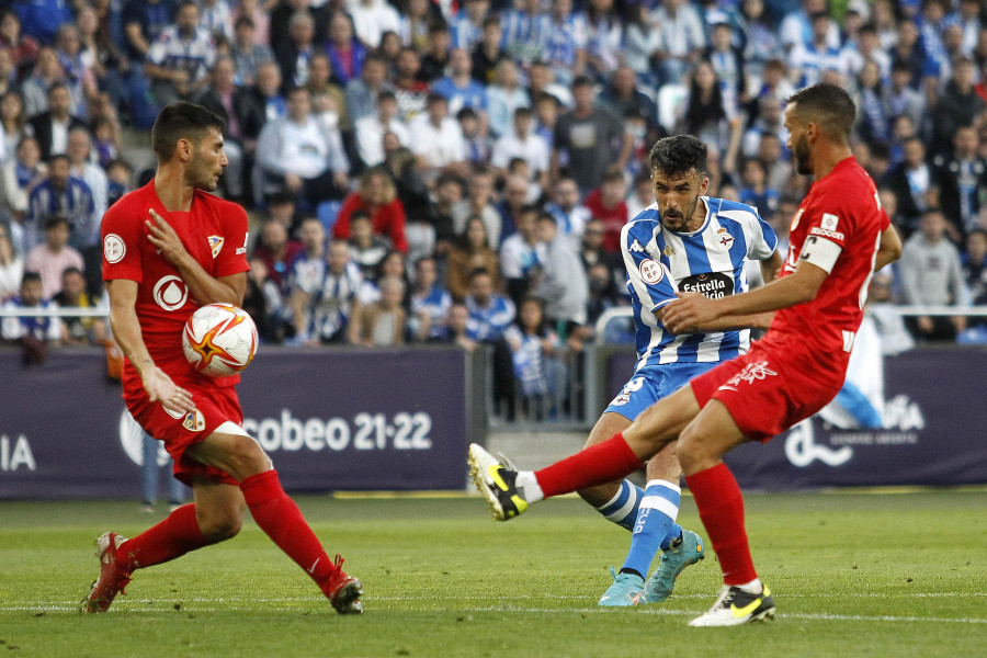 Deportivo y Linares, por caminos diferentes