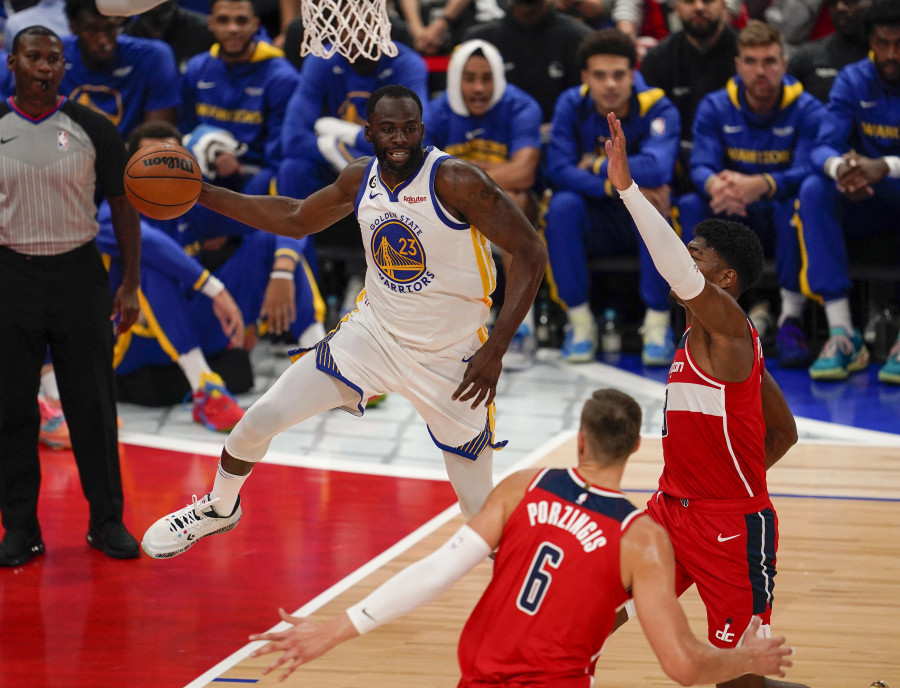 Los Warriors multan a Draymond Green por su puñetazo a Poole